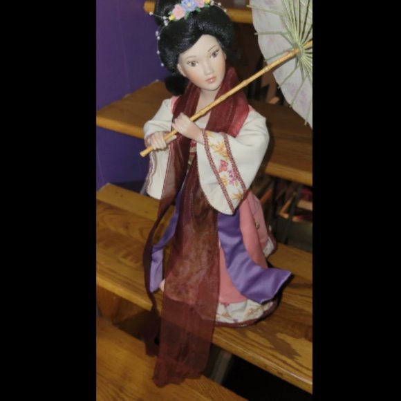 18" Tall Porcelain China Doll With Umbrella - Picture 8 of 9
